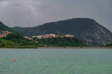 The lake of Castel S. Vincenzo is an artificial basin built in the late 1950s for hydroelectric purposes. The lake has an area of 6,140 kmÂ² and has a capacity of 10 million cubic metresの写真素材