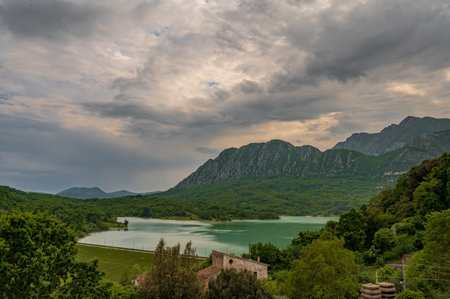 The lake of Castel S. Vincenzo is an artificial basin built in the late 1950s for hydroelectric purposes. The lake has an area of 6,140 kmÂ² and has a capacity of 10 million cubic metresの写真素材