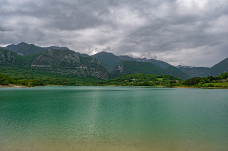 The lake of Castel S. Vincenzo is an artificial basin built in the late 1950s for hydroelectric purposes. The lake has an area of 6,140 kmÂ² and has a capacity of 10 million cubic metresの写真素材