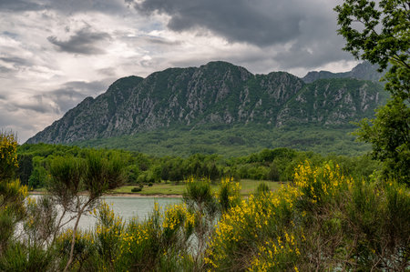 The lake of Castel S. Vincenzo is an artificial basin built in the late 1950s for hydroelectric purposes. The lake has an area of 6,140 kmÂ² and has a capacity of 10 million cubic metresの写真素材