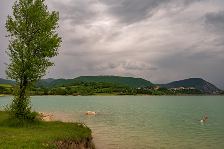 The lake of Castel S. Vincenzo is an artificial basin built in the late 1950s for hydroelectric purposes. The lake has an area of 6,140 kmÂ² and has a capacity of 10 million cubic metresの写真素材