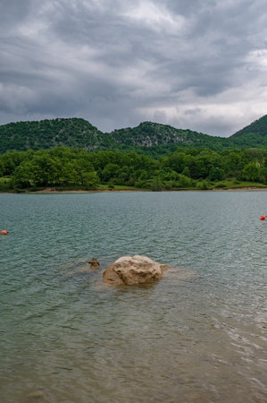 The lake of Castel S. Vincenzo is an artificial basin built in the late 1950s for hydroelectric purposes. The lake has an area of 6,140 kmÂ² and has a capacity of 10 million cubic metresの写真素材
