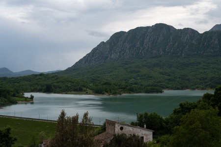 The lake of Castel S. Vincenzo is an artificial basin built in the late 1950s for hydroelectric purposes. The lake has an area of 6,140 kmÂ² and has a capacity of 10 million cubic metresの写真素材