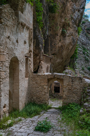 The abbey of San Martino in Valle is a ruined Benedictine abbey near the Gole di Fara San Martino in Fara San Martino in the province of Chieti. The first sources date back to the year 829.の写真素材
