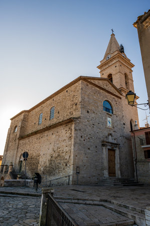 The ancient parish church of Guardialfiera, whose origins date back to the 11th century, is located at the top of the town. Romanesque and Gothic elements adorn the external wallsの写真素材