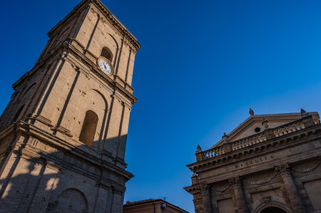 The Cathedral of the Madonna del Ponte is the main place of worship in Lanciano. In Feb. 1909, Pope Pius X elevated it to the rank of minor basilica, and in 1940 it was declared a National Monumentの写真素材