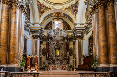 The Cathedral of the Madonna del Ponte is the main place of worship in Lanciano. In Feb. 1909, Pope Pius X elevated it to the rank of minor basilica, and in 1940 it was declared a National Monumentの写真素材