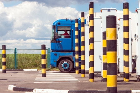 International Automobile Border Checkpoint Hoptivka In Kharkiv Region, Ukraineのeditorial素材