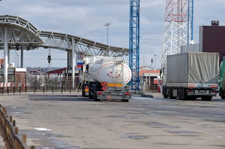 Turn from the Ukrainian side on the Ukrainian-Russian border. Border crossing Hoptivka (between Kharkiv and Belgorod). March 2020の写真素材