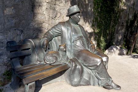 The sculpture "Resting krymchanin". Partenit. Crimea.のeditorial素材
