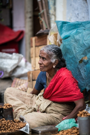 Trader on the street selling their wares, Indiaのeditorial素材