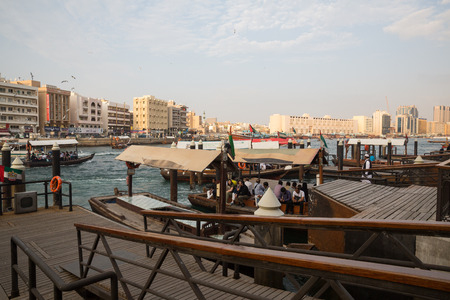 DUBAI, UAE-JANUARY 18: Traditional Abra ferries on January 18, 2014 in Dubai, UAE. Shipbuilding technology is unchanged from the 18th century.のeditorial素材