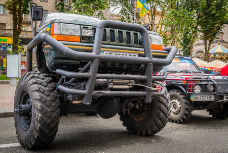 KIEV, UKRAINE-JUNE 29: Ukraine TrophyÂ Â 29, 2013 in Kiev, Ukraine. SUVs at the start of the race Ukraine Trophy on Maidan.のeditorial素材