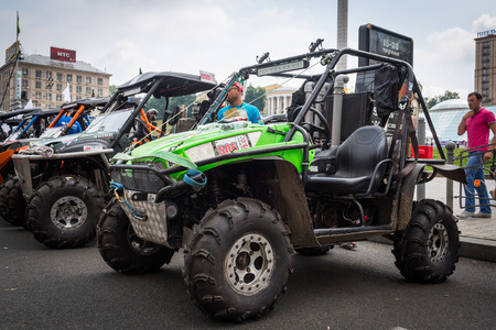 KIEV, UKRAINE-JUNE 29: Ukraine TrophyÂ Â 29, 2013 in Kiev, Ukraine. SUVs at the start of the race Ukraine Trophy on Maidan.のeditorial素材