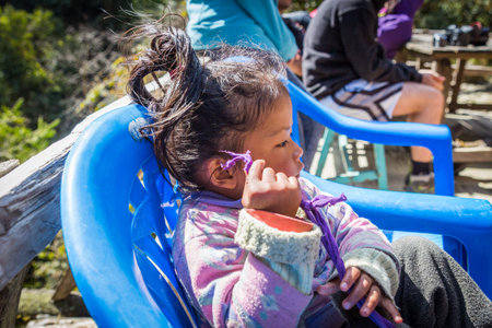 NARCHYANG, NEPAL-MARCH 19: Himalayas people 19, 2015 in Narchyang, Nepal. People on the track to the Annapurna Base Camp.のeditorial素材