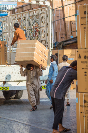 DUBAI, UAE-JANUARY 18: Traditional Abra ferries on January 18, 2014 in Dubai, UAE. Shipbuilding technology is unchanged from the 18th century.のeditorial素材