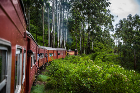 NUWARA ELIYA, SRI LANKA-APRIL 12: Old train on April 12, 2018 in Nuwara Eliya, Sri Lanka. Train on the tea plantationsのeditorial素材