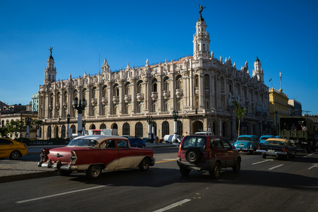 HABANA, CUBA-JANUARY 12: Old car on January 12, 2018 in Habana, Cuba. Old car on the city streetのeditorial素材