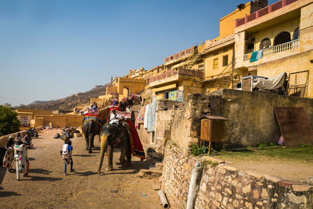 JAIPUR, INDIA-MARCH 3: Hindu people on March 3, 2018 in Jaipur, India. People in the streetのeditorial素材