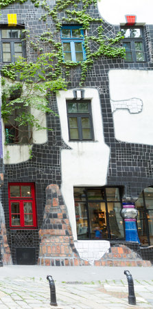 Hundertwasser s Kunst Haus in Vienna  Austriaのeditorial素材