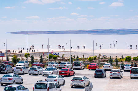Parking in front of the salt lake Tuz in Turkey.のeditorial素材