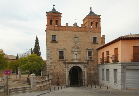 The city gate Puerta del Cambronne in Toledoのeditorial素材