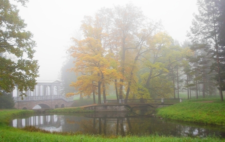 Foggy morning in the Catherine park in Tsarskoye Seloの写真素材