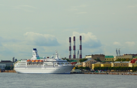 Liner at the Lieutenant Schmidt Embankment in St. Petersburgの写真素材