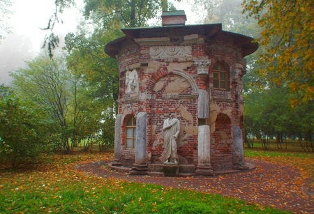 Hall Kitchen Ruin in the Catherine park in Tsarskoye Seloのeditorial素材