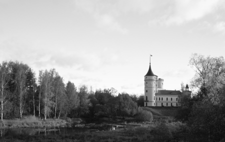 Autumn landscape in the park Mariental in Pavlovskのeditorial素材