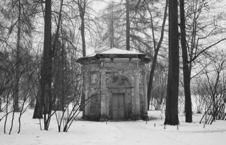 The fog, the thaw, and the Kitchen-ruin in the Catherine Park in Tsarskoye Seloの写真素材