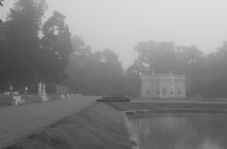 September foggy morning in Catherine Park in Tsarskoe Selo, Upper bathのeditorial素材