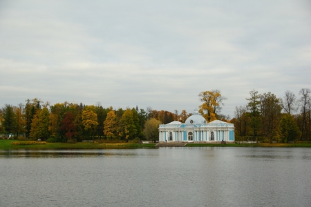 Walk the October morning in Catherine Park, the Great Pond and the Grotto Pavilionのeditorial素材