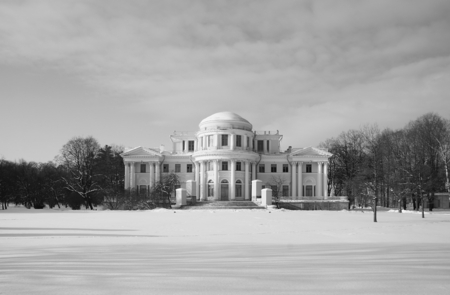 Winter walk through Elagin Island in St. Petersburg, Elagin Palaceのeditorial素材