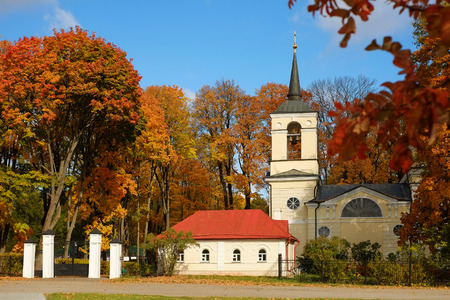 Church at the entrance to Museum-Reserve IS Turgenev \"Spassky Lutovinovo.\" Russia. Orel region, Mtsensk District, the village Spasskoe- Lutovinovoのeditorial素材