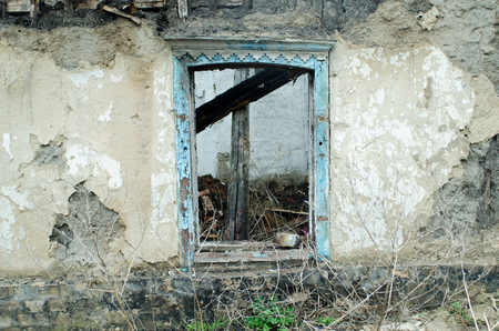wall of the old building with windowの写真素材