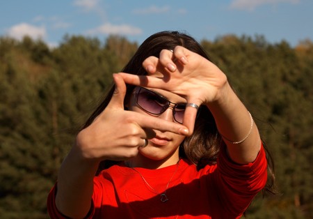 Girl cropping the World
の写真素材