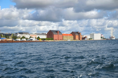 The historical warehouses along Larsens Plads viewed from the water. Larsens Plads (English: Larsenのeditorial素材