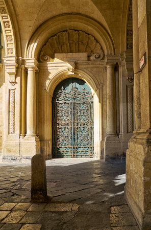 The view of the openwork metal lace door on the Grandmaster's Palace, Valletta, Maltaのeditorial素材