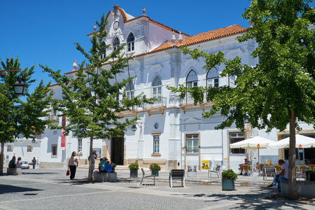 EVORA, PORTUGAL - JULY 01, 2016: Town Hall on the Plaza of Sertorio. It's the remains of the Roman baths (Termas Romanas) inside an office building. Evora. Portugalのeditorial素材