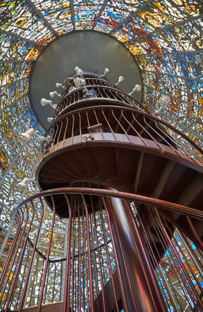 HAKONE, JAPAN - DECEMBER 01, 2007: The two-way spiral staircase in the middle Symphonic Structure designed by Gabriel Loire at Hakone Open Air Museum. Kanagawa. Japanのeditorial素材