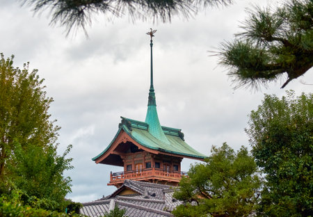 The view of the beautiful Gionkaku tower inside the Daiun-in Temple. Its unusual architecture was inspired by the floats used at the famous Gion Festival.Kyoto. Japanのeditorial素材