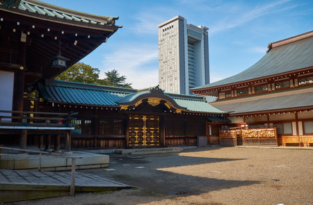 The view of Haiden (Main hall) and Sanshuden (Assembly hall) of Yasukuni Shinto shrine commemorates those who died in service of Japan. Chiyoda, Tokyoのeditorial素材