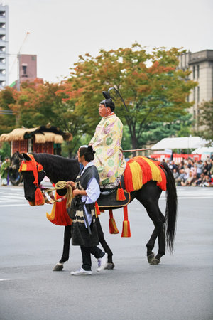 Kyoto, Japan - October 22, 2007: Actor representing a Asano Nagamasa, the brother-in-law of Toyotomi Hideyoshi on horseback, the member of Toyotomi Hideyori retinue. Jidai Festival. Kyoto. Japanのeditorial素材