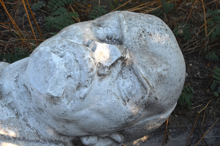 KIEV, UKRAINE - OCT4, 2015: Vandalized monument of Lenin.October4, 2015 Kiev, Ukraineのeditorial素材