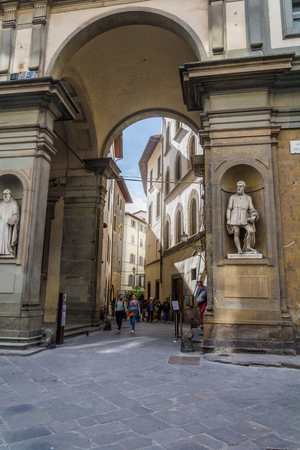 FLORENCE, ITALY - MAY 10, 2019: Via Lambertesca close upのeditorial素材
