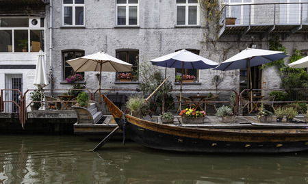 AMSTERDAM, NETHERLAND - SEPTEMBER 05, 2018, Typical houses and water channels is one of the architectural attractions of the city, Netherland on September 05, 2018のeditorial素材