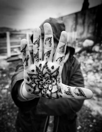 Detail of arabic decoration on the hands, temporary tattooの写真素材