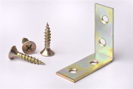 screws and metal blade angle
