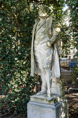 Jean de Locquenghien statues Petite Sablon Square in Brusselsのeditorial素材